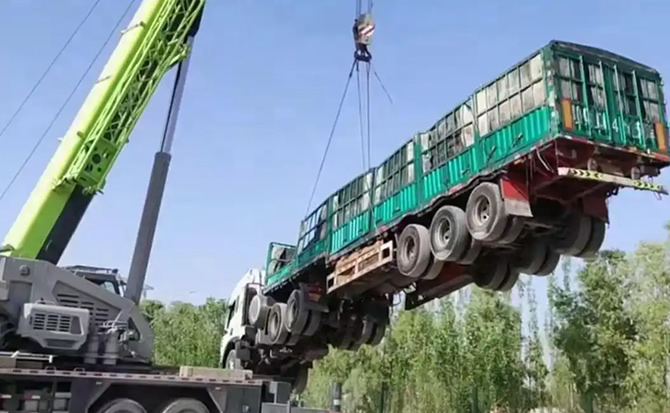 颍泉区道路脱困救援案例